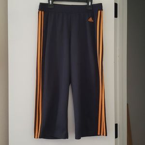🩳 Adidas Cropped Small Pants